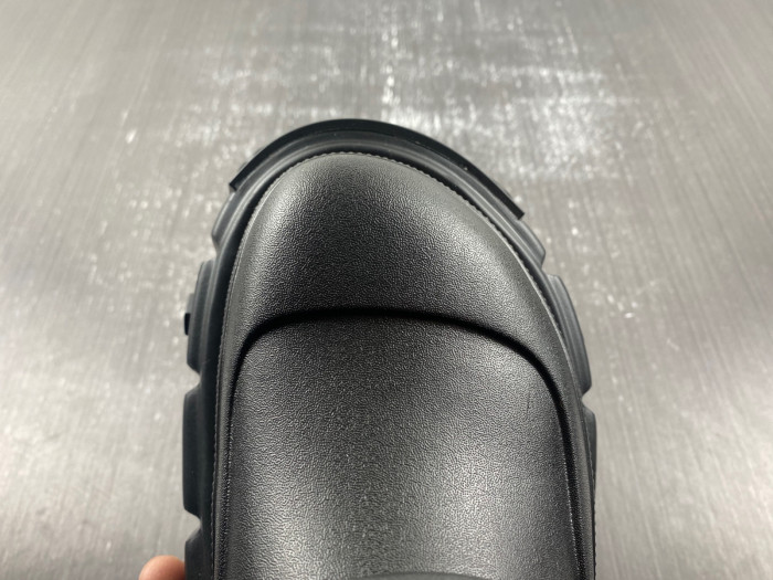 BLEN DESIGNER SLIPPERS