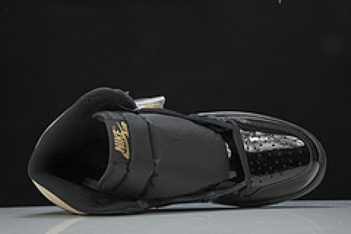 Jordan 1 Retro High Black Metallic Gold (2020) 555088-032