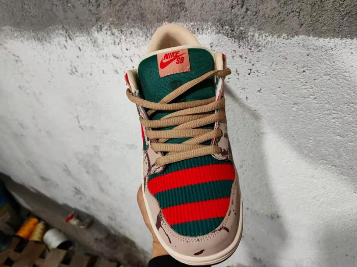 NIKE SB Dunk Low “Freddy Krueger” 313170-202