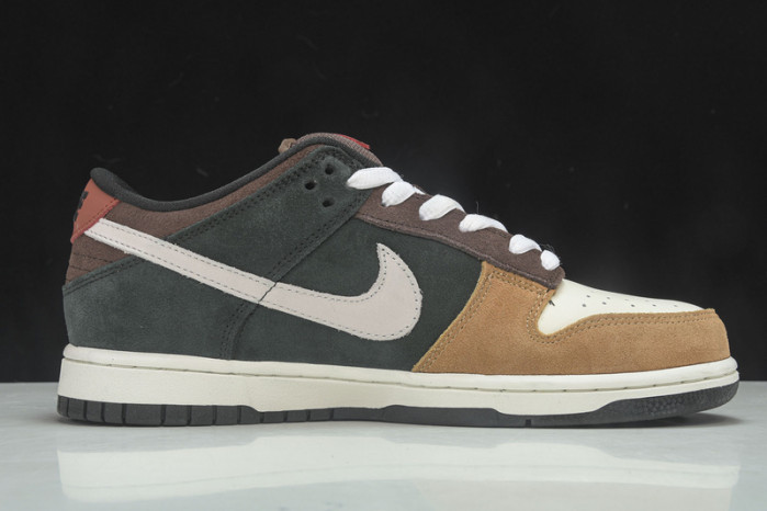 Nike SB Dunk Low Joe Strummer - 304292-902