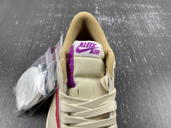 Travis Scott x Air Jordan 1 Low