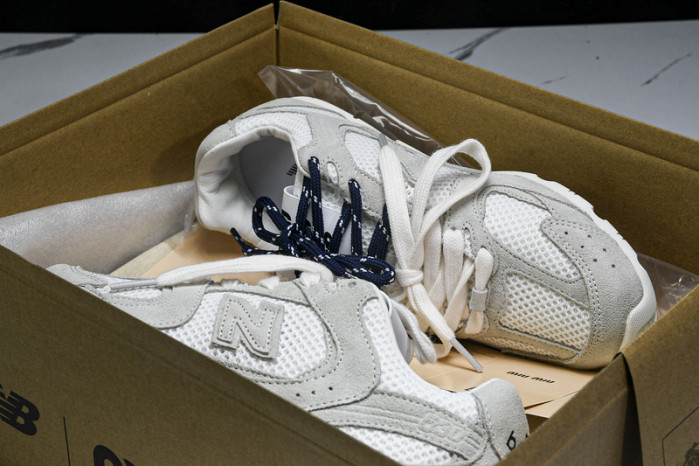 New Balance Miu