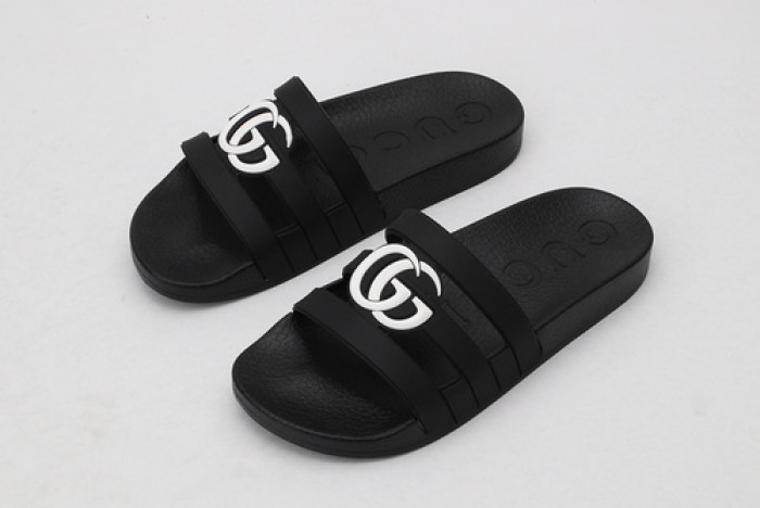 G DESIGNER SLIPPERS