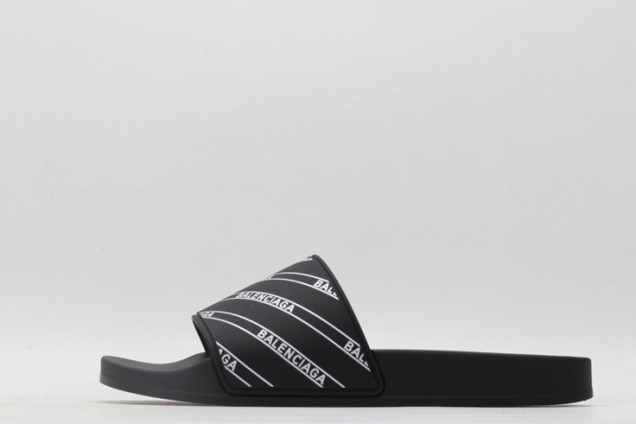 BLEN DESIGNER SLIPPERS