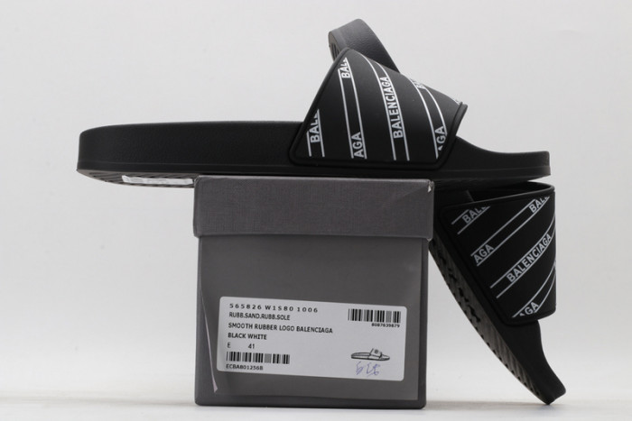 BLEN DESIGNER SLIPPERS