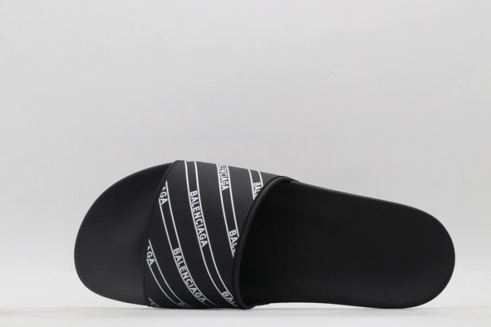 BLEN DESIGNER SLIPPERS