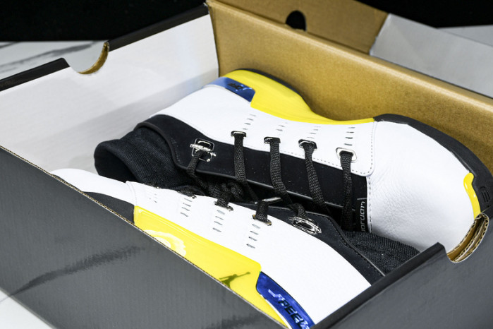 Air Jordan 17 Low “Lightning” FJ0395-100