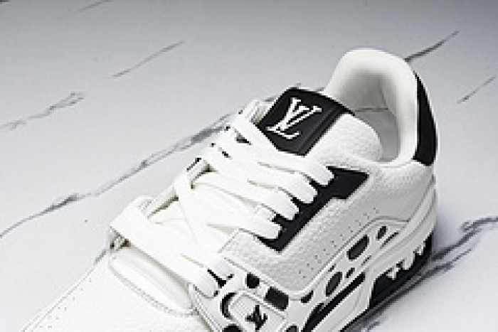 L&V SNEAKERS