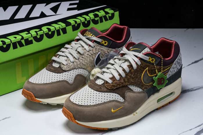 Division Street x Nike Air Max 1 "Oregon Ducks” HQ2639-100