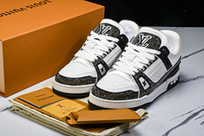 L&V SNEAKERS