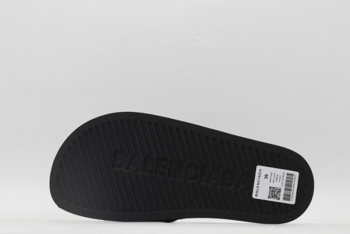 BLEN DESIGNER SLIPPERS