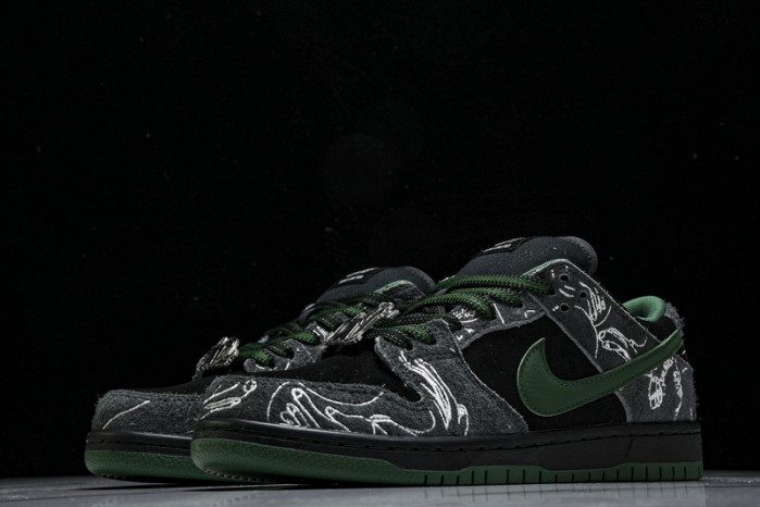 Skateboards x Nike SB Dunk Low HF7743-001