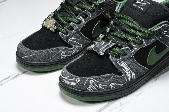 Skateboards x Nike SB Dunk Low HF7743-001