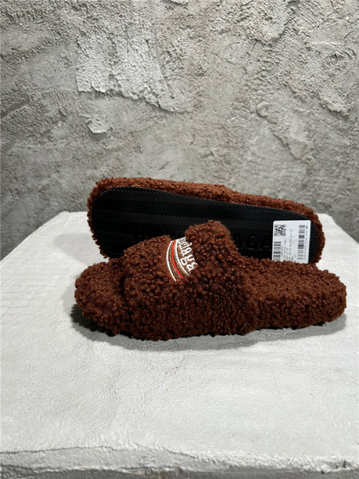 BLEN DESIGNER SLIPPERS