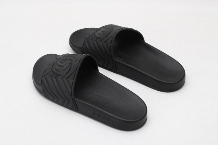 G DESIGNER SLIPPERS