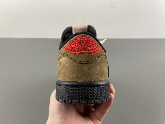 Travis Sco tt x Air Jordan 1 Low OG DM7866-202