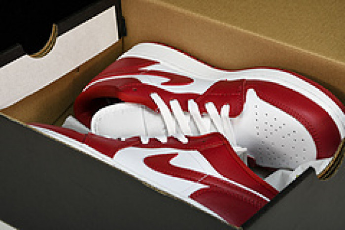 Air Jordan 1 Low GS“Gym Red” 553560-611