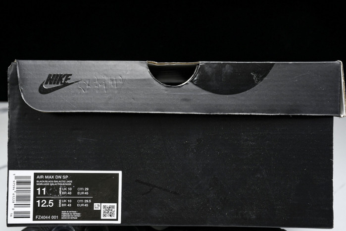 S*p*e x nk air max dn fz4044-001