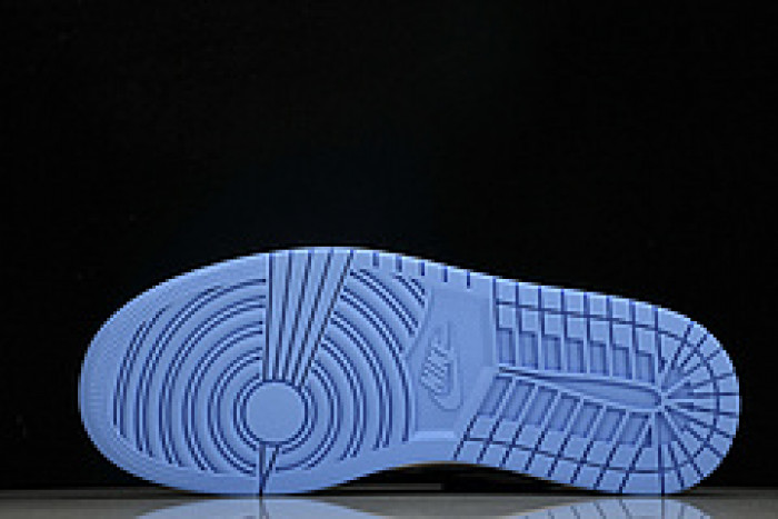 Air Jordan 1 High OG University Blue DZ5485-400