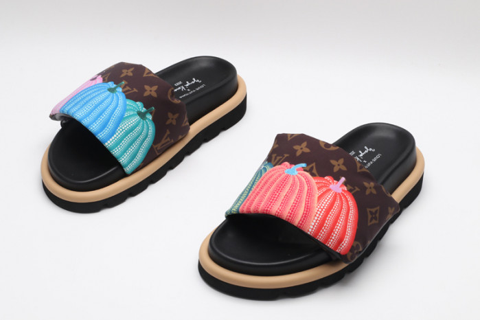 L&V SLIPPERS