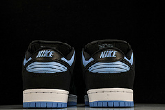 NK Dunk SB Low“Sub Zero” 304292-048