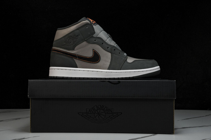 Air Jordan 1 Mid FQ8338-017