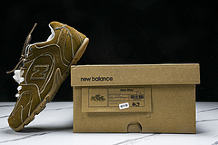 New Balance Miu