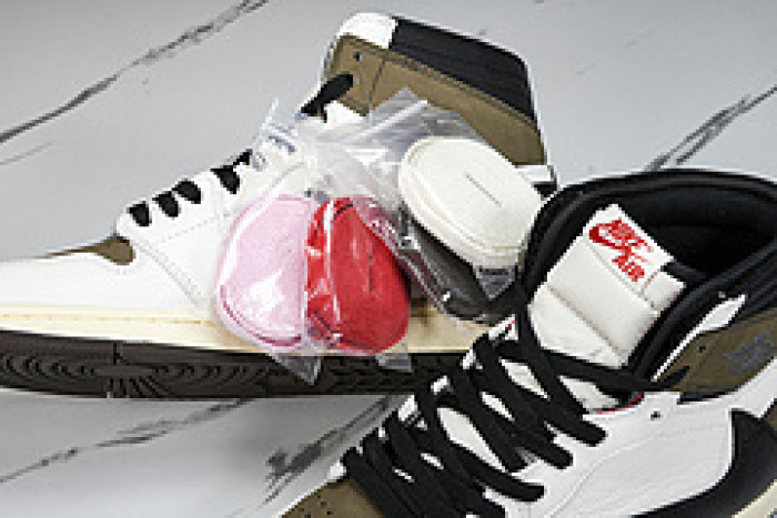 AIR JORDAN 1 HIGH OG TS SP CD4487 100