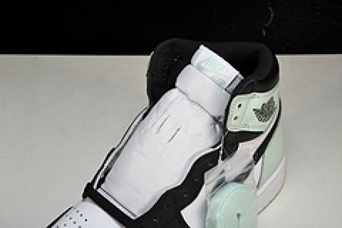 Air Jordan 1 Retro High OG NRG 61428 100