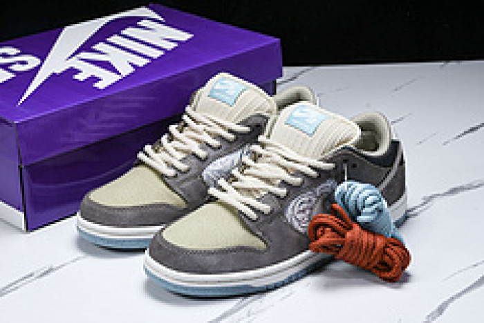 Nike SB Dunk Low “Big Money Savings” FZ3129-200
