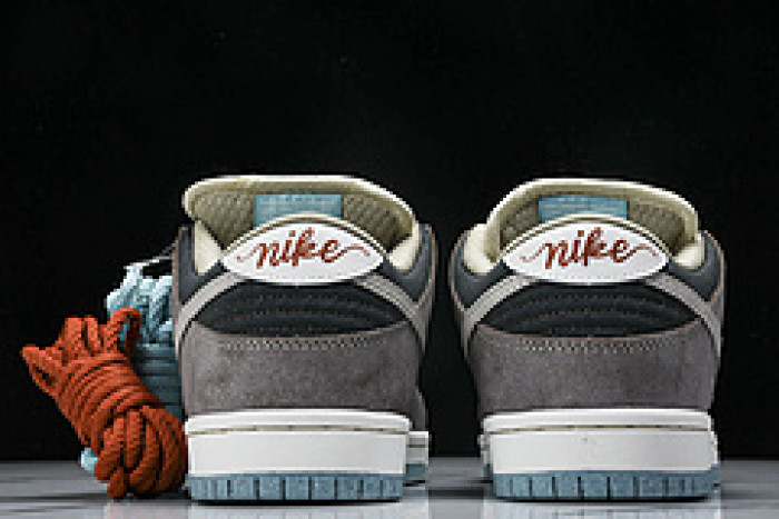 Nike SB Dunk Low “Big Money Savings” FZ3129-200