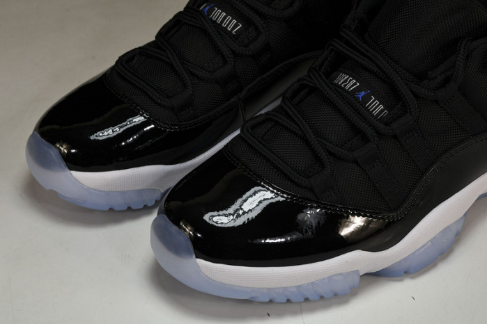 Air Jordan 11 Low "Space Jam" FV5104-004