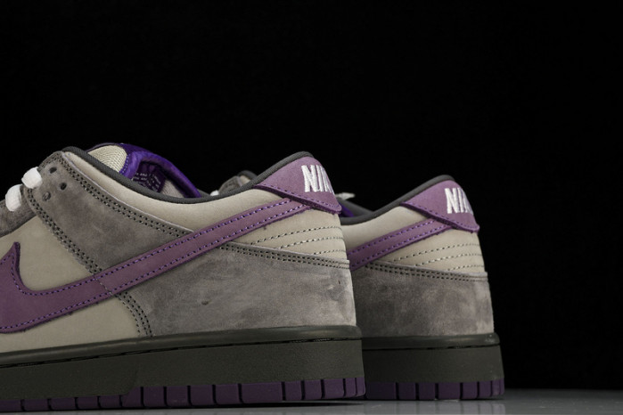 Nike SB Dunk Low Purple Pigeon - 304292-051