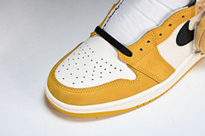 Air Jordan 1 High OG “Yellow Ochre” DZ5485-701