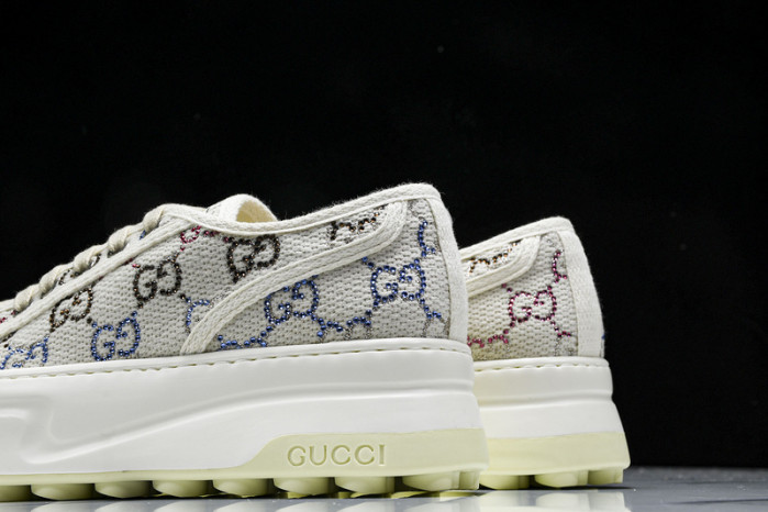 G*u*i sneaker