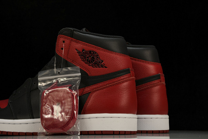 AIR JORDAN 1 RETRO HIGH OG 555088-001