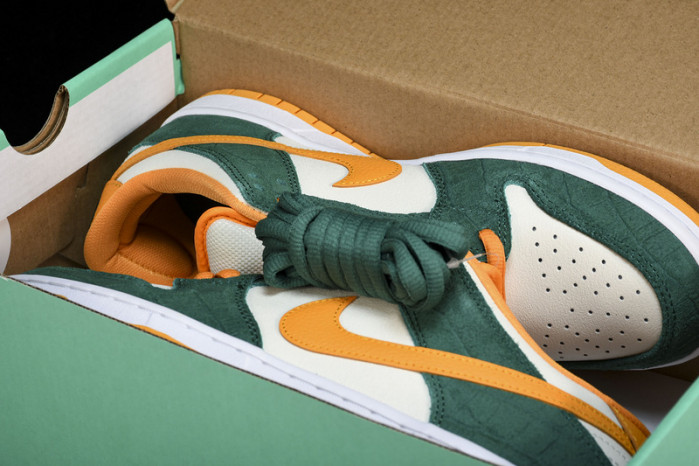NK Dunk SB Low Pro“Legion Pine” 304292-383