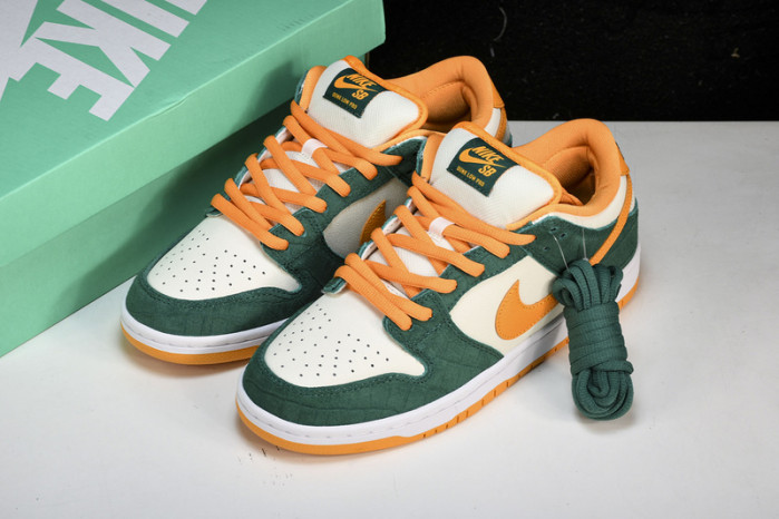NK Dunk SB Low Pro“Legion Pine” 304292-383