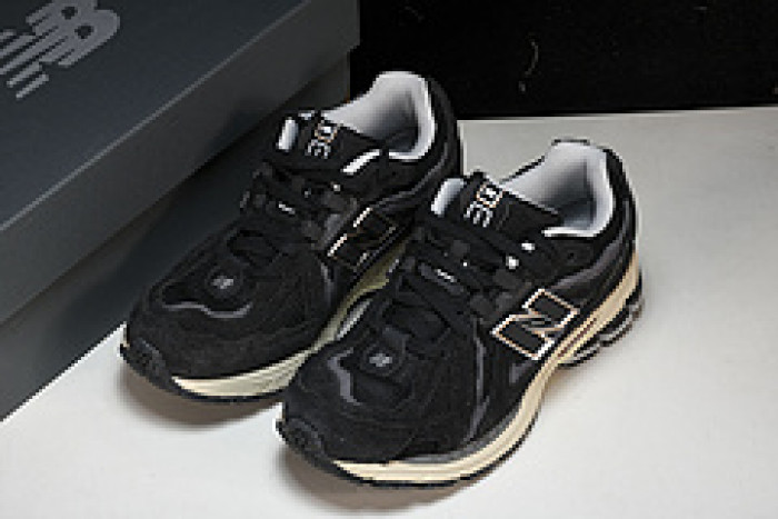 New Balance 1906
