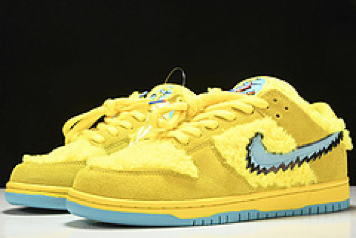 Grateful Dead x Nike SB Dunk Low“ Yellow Bear” CJ5378-700