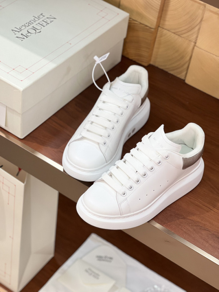 Alexander McQueen sneaker