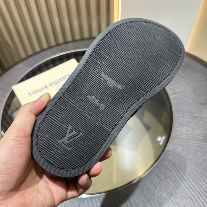L&V SLIPPERS