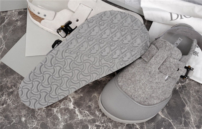 DO DESIGNER SLIPPERS