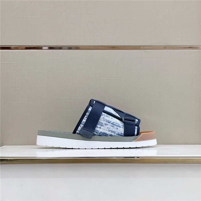 DO DESIGNER SLIPPERS