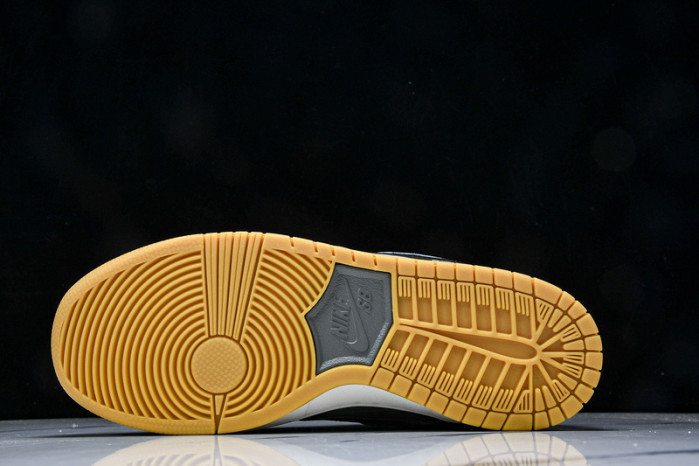 Nike SB Dunk Low HF3063-001