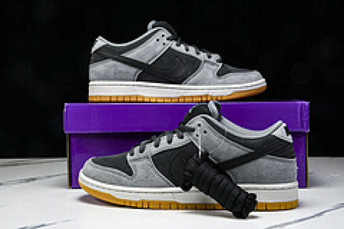 Nike SB Dunk Low HF3063-001