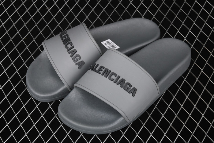 BLEN DESIGNER SLIPPERS