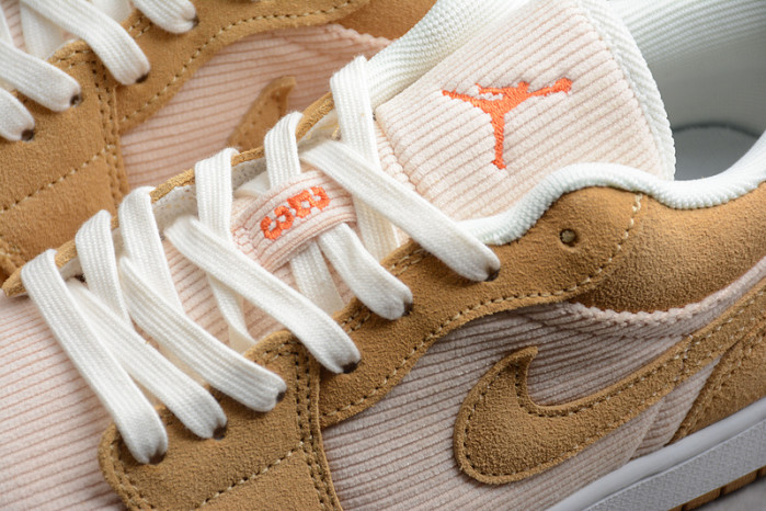 WMNS AIR JORDAN 1 LOW SE 