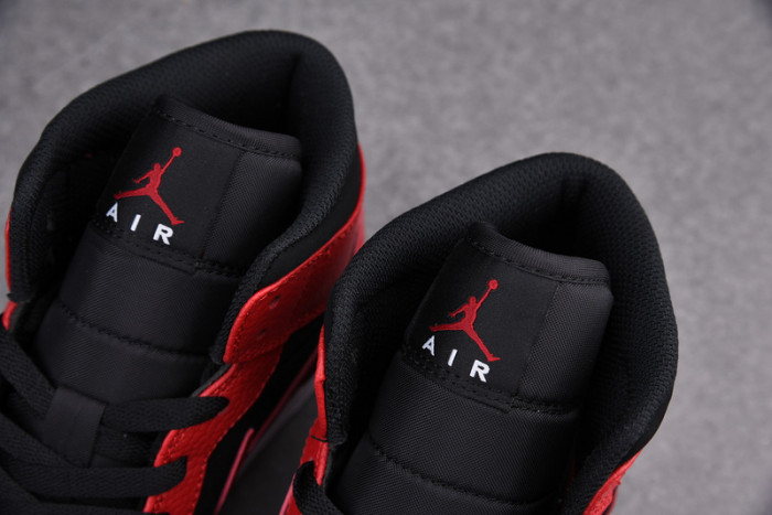 Jordan 1 Mid Reverse Bred 554724-054