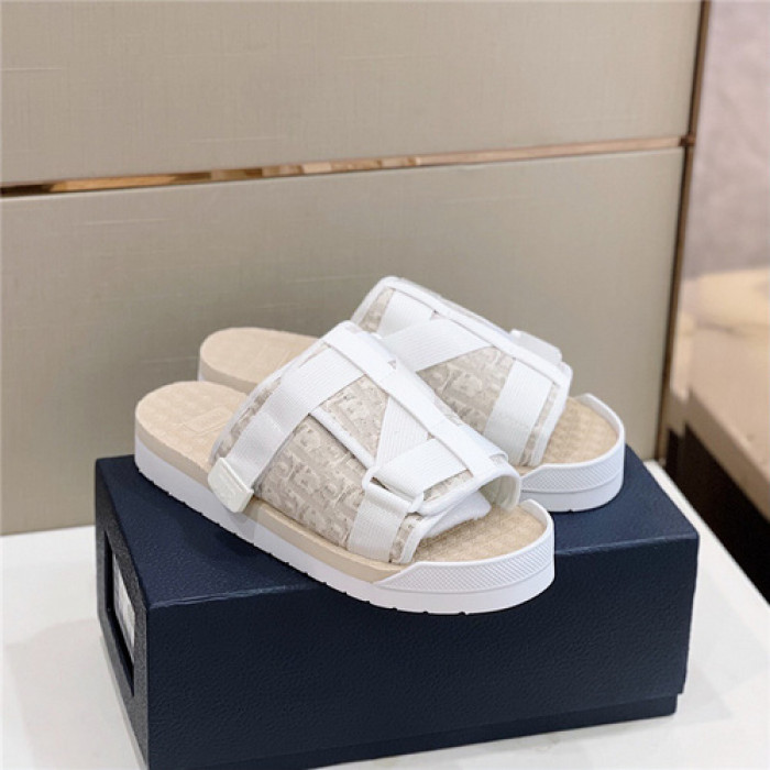 DO DESIGNER SLIPPERS